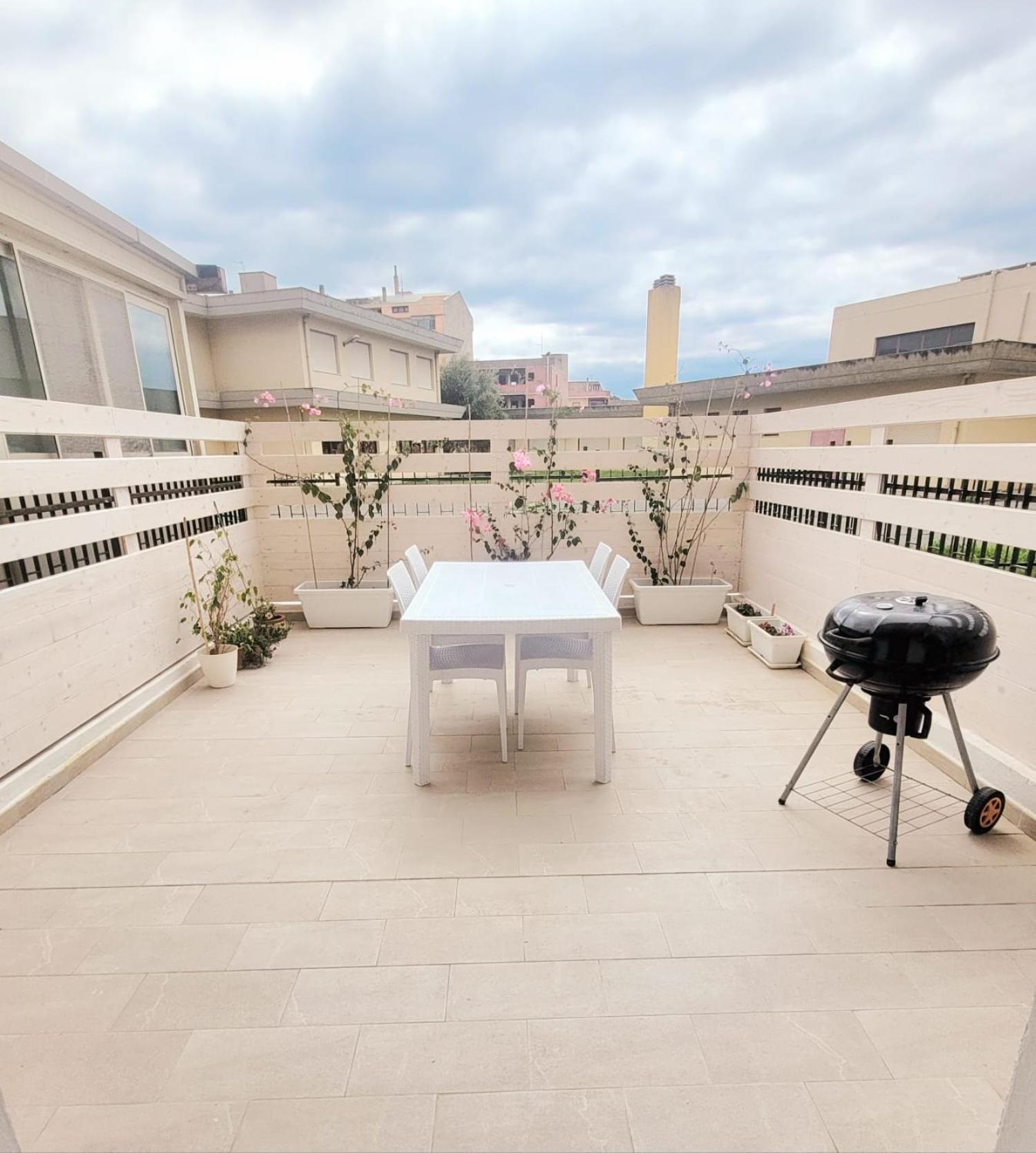 Apartamento La Casa Di Fiona Quartu SantʼElena Exterior foto